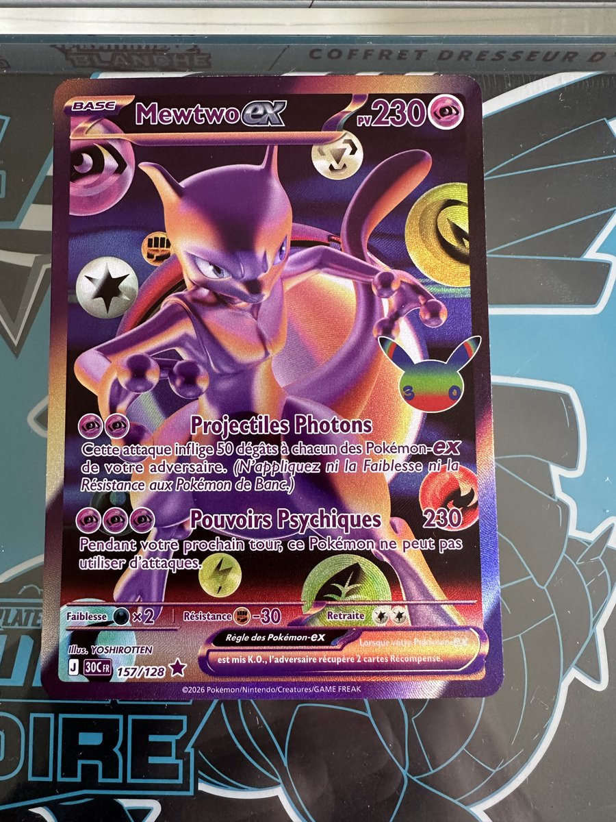 StuckInMyWall's tweet photo. Quelqu’un d’intéresser pour un échange mewtwo FUR contre une ETB 30ans dans le 69/42/01/38/73/74 https://t.co/EgAU9FdKep