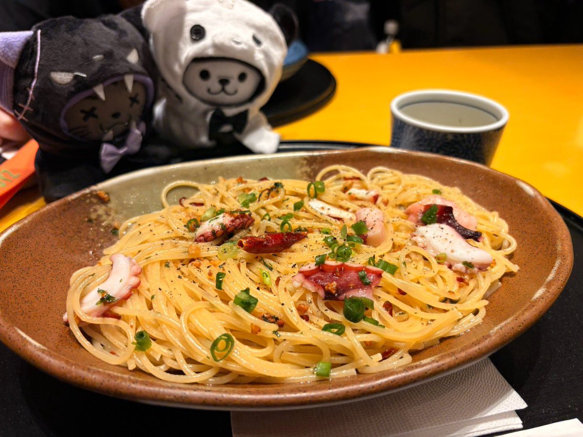 BBZ_250802's tweet photo. バリリリイベ〜!
初めて3人揃って着たけど、りゅせが「キッズも着れるんだ!!」って気づいてくれたらしくまじ感謝🙏新しいお洋服買ったり、色んなもの狙われたり、びびずな1日でした。
#BALLISTIKBOYZ
#BBZOO https://t.co/5j88xS5gu7