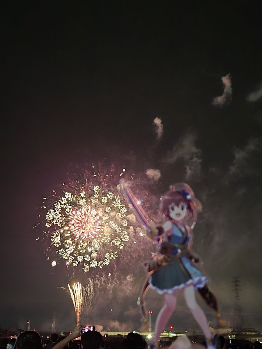 nangoku_tamami0's tweet photo. 珠美ちゃんのバーズデーにて花火見てきました！！

たまや～！！
たまみ～！！ https://t.co/d9bXpygePr