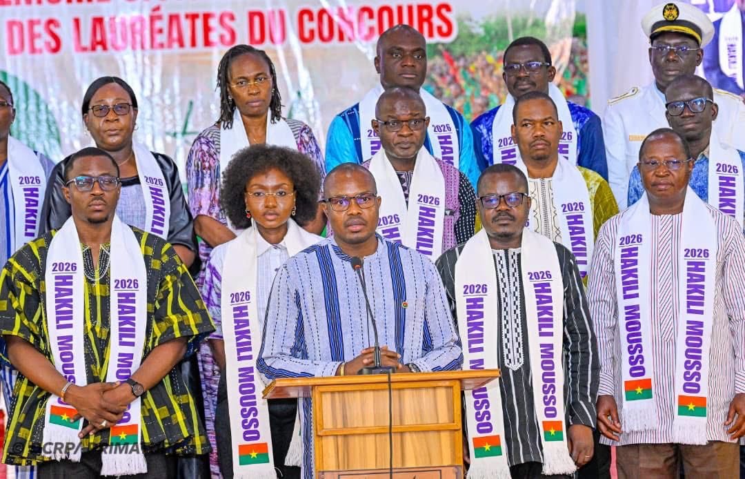 PascalSankvy2l's tweet photo. 🇧🇫✨ Hakili Mousso 2026: Burkina Faso homenageou 84 jovens finalistas em Matemática, Física e Química, promovendo a excelência científica feminina e incentivando mais meninas a seguir carreiras nas ciências. 🎓🔬

#BurkinaFaso #HakiliMousso #Science #Faso https://t.co/c4ybI5Vv6g