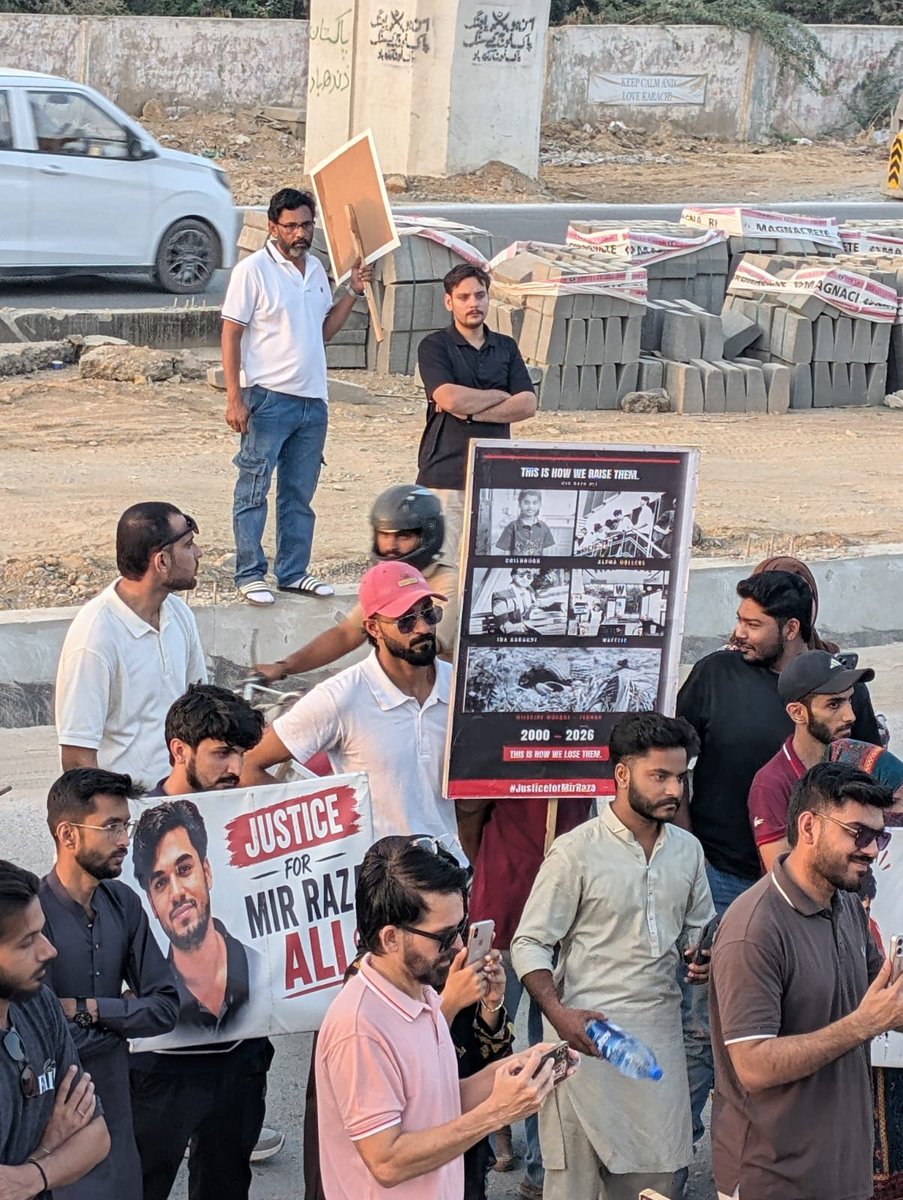justiceformir's tweet photo. Johar Block 1 stood with Mir Raza today. ✊

Almost two months, still no answers. We will keep raising our voices until justice is served.

Justice for Mir Raza. ⚖️

#JusticeForMirRaza #MirRaza #Karachi 
@OfficialShehr @PTIKarachi_ @FatimaPTI_IK @MehakMacMax @PTIofficial https://t.co/tOCvygXdUT