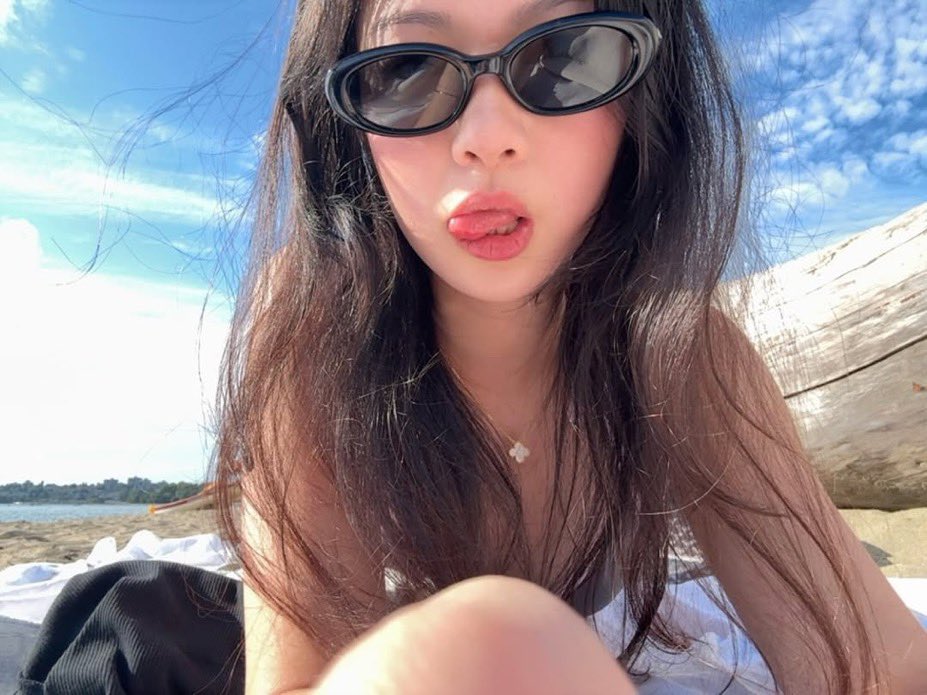 xmmhunters's tweet photo. Just got another submission. i wanna dominate this girl hmu if u know her or got more of her pics https://t.co/23Uz6vVK3p