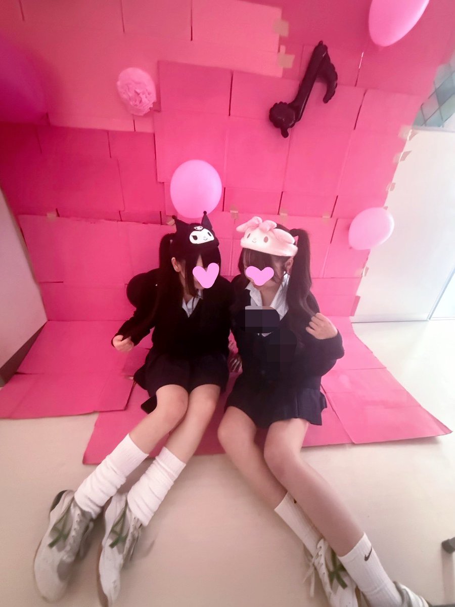 o0n8c's tweet photo. 文化祭めろくろ🩷🖤 https://t.co/RBWCjGT0HJ