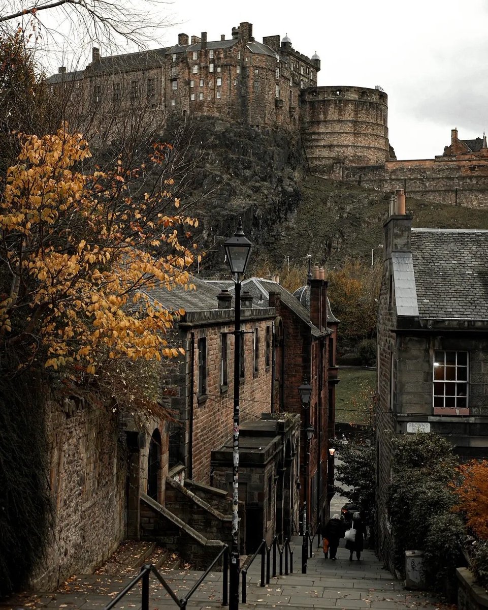 purelivn's tweet photo. Edinburgh, Scotland https://t.co/YMmurQLhPn