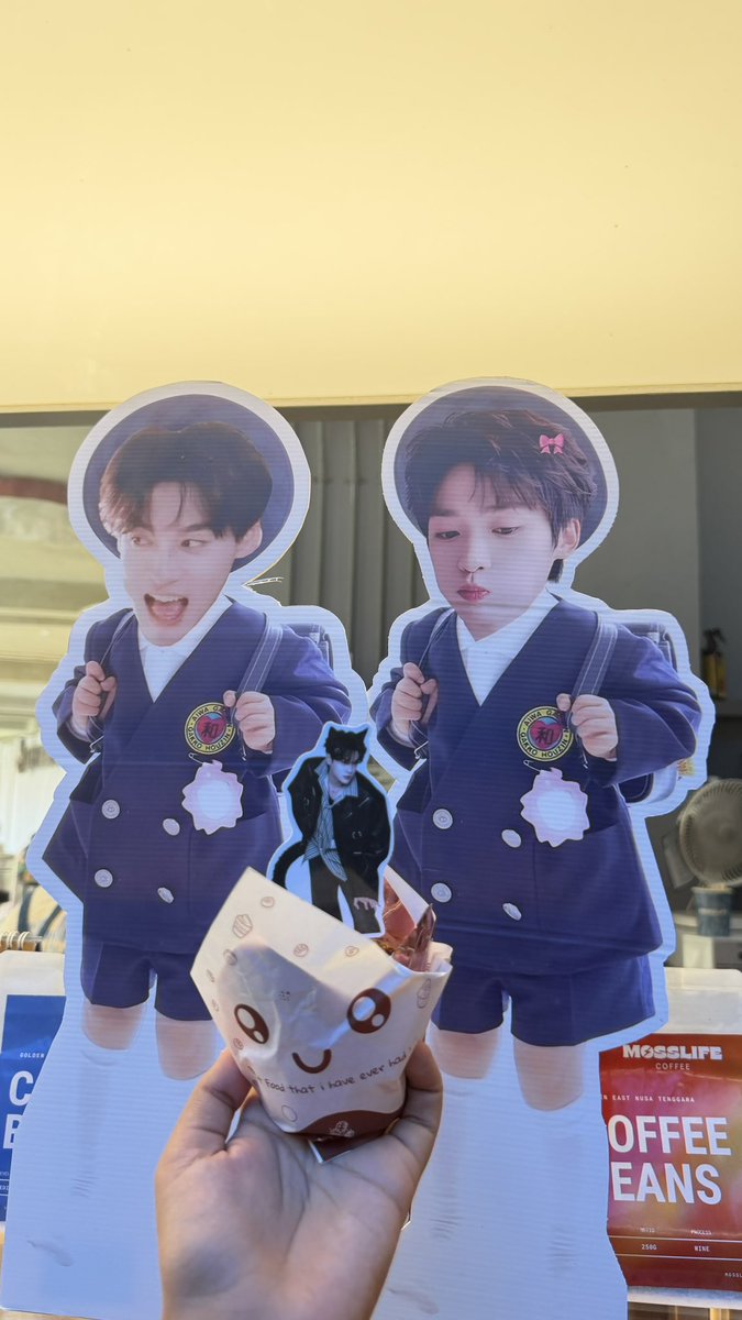TianZiyuEvent's tweet photo. Tanggal 19-20 September 2026 adalah hari yang paling memorable☺️💛 Terima kasih banyak Tian Xuning telah lahir ke dunia ini membuat semua manusia dimuka bumi ini bahagia☺️💛🤍, terima kasih kepada Tian dan ZiYu sudah mempertemukan kami semua 😍🤍💛 berkumpul bersama membahas tentang tianziyu☺️ sangatlah seru dan membahagiakan 🩵💛

Terima kasih banyak kepada big sponsor dan sponsor yang sudah membuat event ini gratis🤍💛, berkat kalian para mimi Indonesia bisa bertemu dan merayakan ulang tahun Tian Xuning bersama💛💛 

1.@leipeng_99_TZ
2.@Ay_chimchim13 
3.@citra50398
4.@.ratu
5.@TianZiyuEvent
6.@Wchan41375
7.@.acha
8.@.weiwei.0709
9.@.ziyu_97bee
12.@.ziyu_kurochi
13.@.Jenny_Park87
14. @.yennn02_

Terima kasih banyak kepada panitia yang mengurusi event ini, berkat kalian semua mimi bisa berfoto ria bersama☺️💛🤍 dan melihat semua merch 😍🤍💛 TianZiYu.

Yang terpenting terima kasih banyak kepada para Mimi Indonesia yang sangat antusias dengan event yang kami buat😍💛 dan berpartisipasi bersama dengan kami, 😍💛🤍 semua peserta mimi Indonesia sangat baik selalu mengapreasi team TianZiYuEvent🤍🤍 

Sampai berjumpa di Event selanjutnya mimi!!!!!

HAPPY TIAN XUNING DAY💛💛🤍🤍 

#TianZiYuEvent #TianXuning #ZiYu #HappyXuningDay