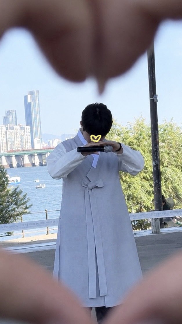 kuzzaniS2's tweet photo. 덕분에 한강 피크닉 🫰🏻💕🫶🏻🧑‍🩰 https://t.co/ieQqHYo1E0