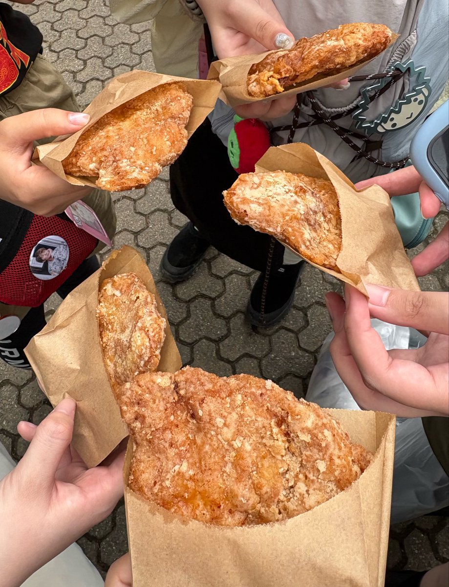 i_sakura___'s tweet photo. アニエラ楽しかった😭
入野自由さん歌上手い、かっこいい😭
オラオラしてて良かった😭
自然の中で歌う驚きの子、幻想的で美しかった😭
わからないの最後、めっちゃ良かった😭
みゆクラに向けての指さしメロメロでした😭
またフェス出て‼️😭
 #アニエラ
 #コロミユぬい活部 https://t.co/6oEiRibQ8l