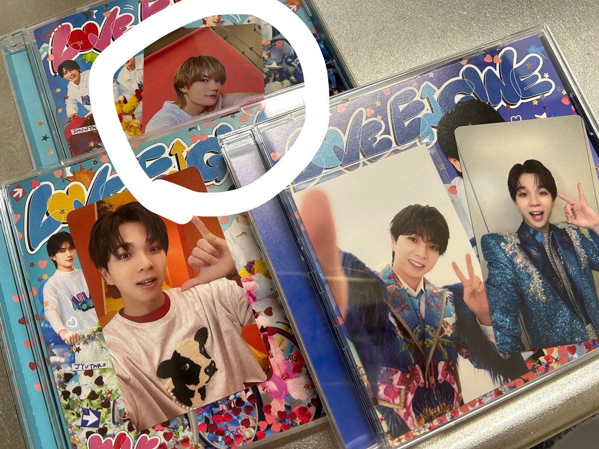 rm_guchi's tweet photo. @in__ayu0208 検索より失礼します。
CD封入トレカ、佐野さんと塩﨑さんの交換は可能でしょうか？ご検討よろしくお願い致します。 https://t.co/4lCwipn9Wf
