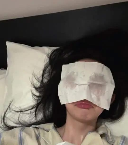 fckmarieee's tweet photo. good morning i guess https://t.co/hqNB2DbuxS