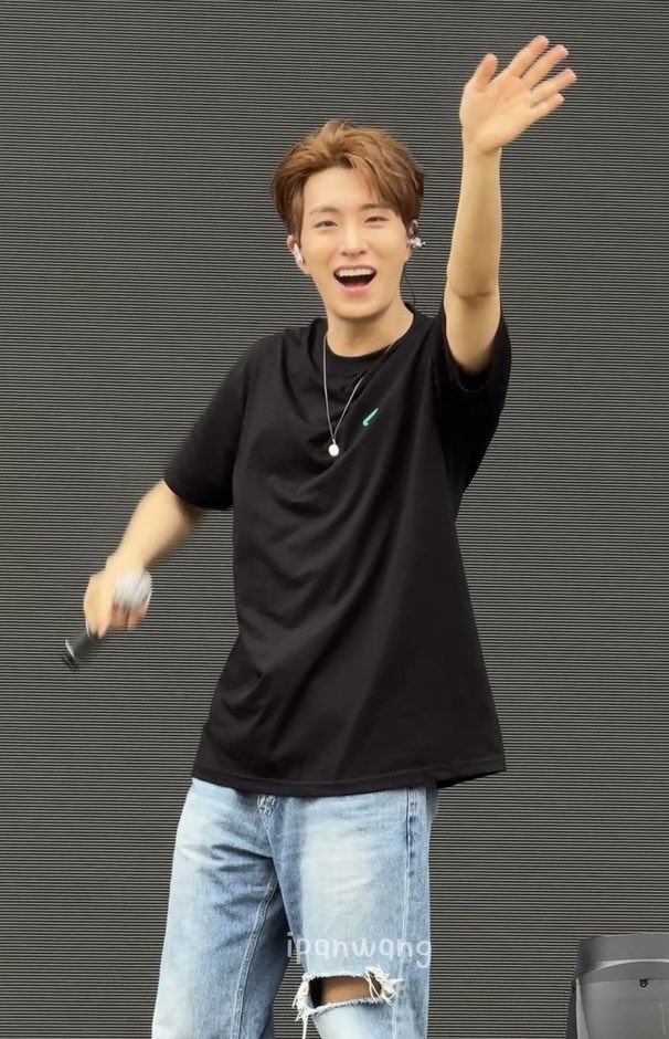 TAEMINH0s's tweet photo. ily (i love youngjae) ☀️ https://t.co/kcGzHjEoxs