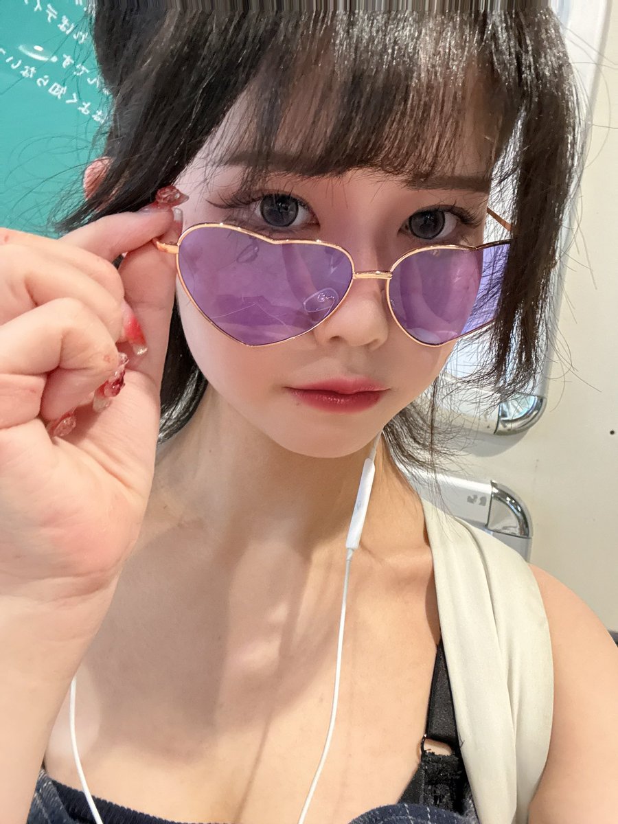 yuki_burlesque's tweet photo. ちらーーーーっ💙 https://t.co/1X4jEMeR4R