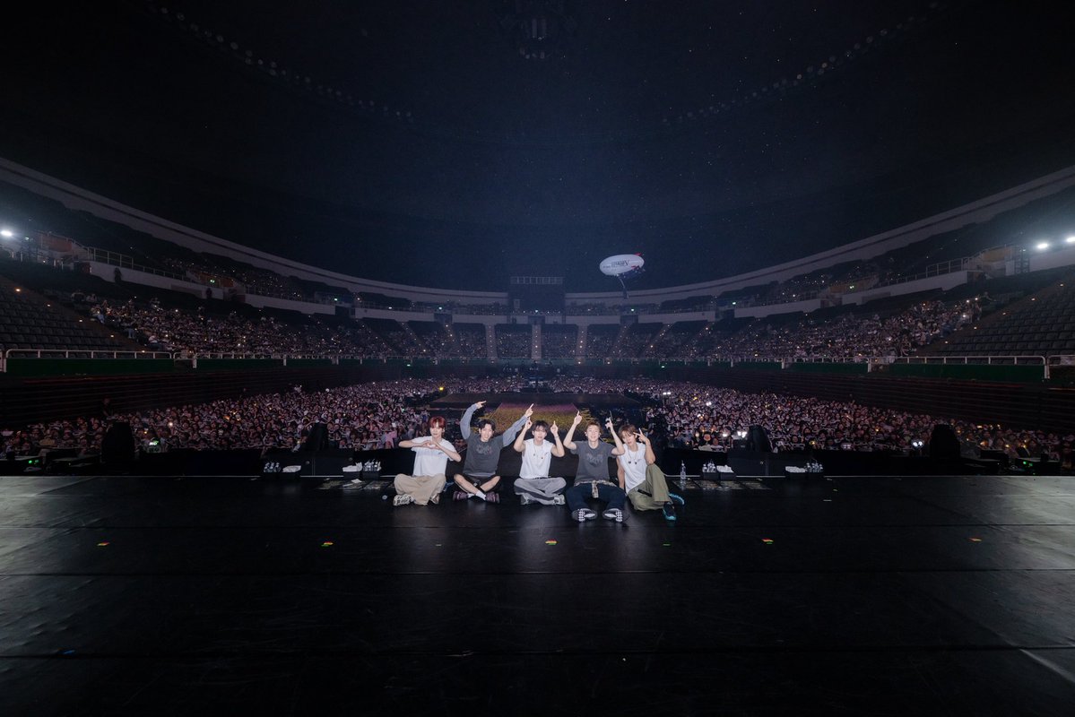 IFNT_Official_'s tweet photo. [PHOTO]

2026 INFINITE FAN MEETING [무한대집회Ⅴ] in TAIPEI DAY 2
 어제보다 오늘, 더 뜨거웠던 타이베이의 밤🔥 타이베이 인스피릿의 힘찬 응원과 사랑이 가득했던 공연장! 😘
 타이베이 인스피릿, 잊지 못할 순간을 만들어줘서 고마워요!💛

#인피니트 #INFINITE #무한대집회5
#오늘_밤_우리의_별을_향해_함께_출발하자