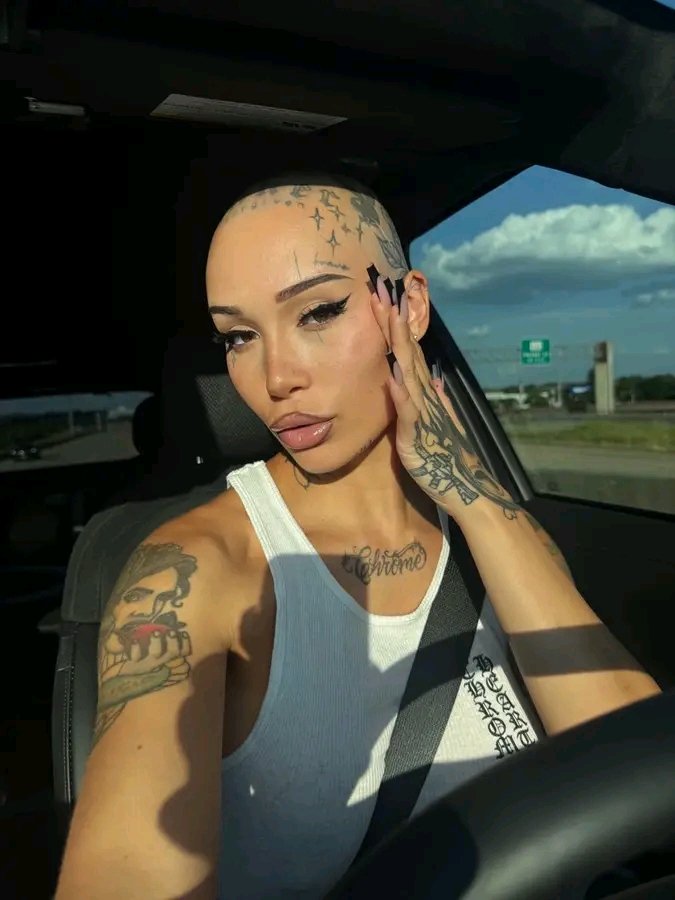 dazistorm's tweet photo. Post your selfie under here, I wanna see what you look like 🤤💗 https://t.co/NAmdwFQ3sy