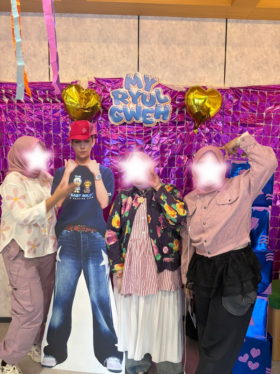 ryulnisasi's tweet photo. seru bgt girlssss hahayyyy kita duluan ngumpul ya pit @maniakimryul #izin ๐
w/ @madebywoojin
@seohyulcity ๐ท
#MYRYULGWEH #CENTRYUL https://t.co/7bwsHXRnZC