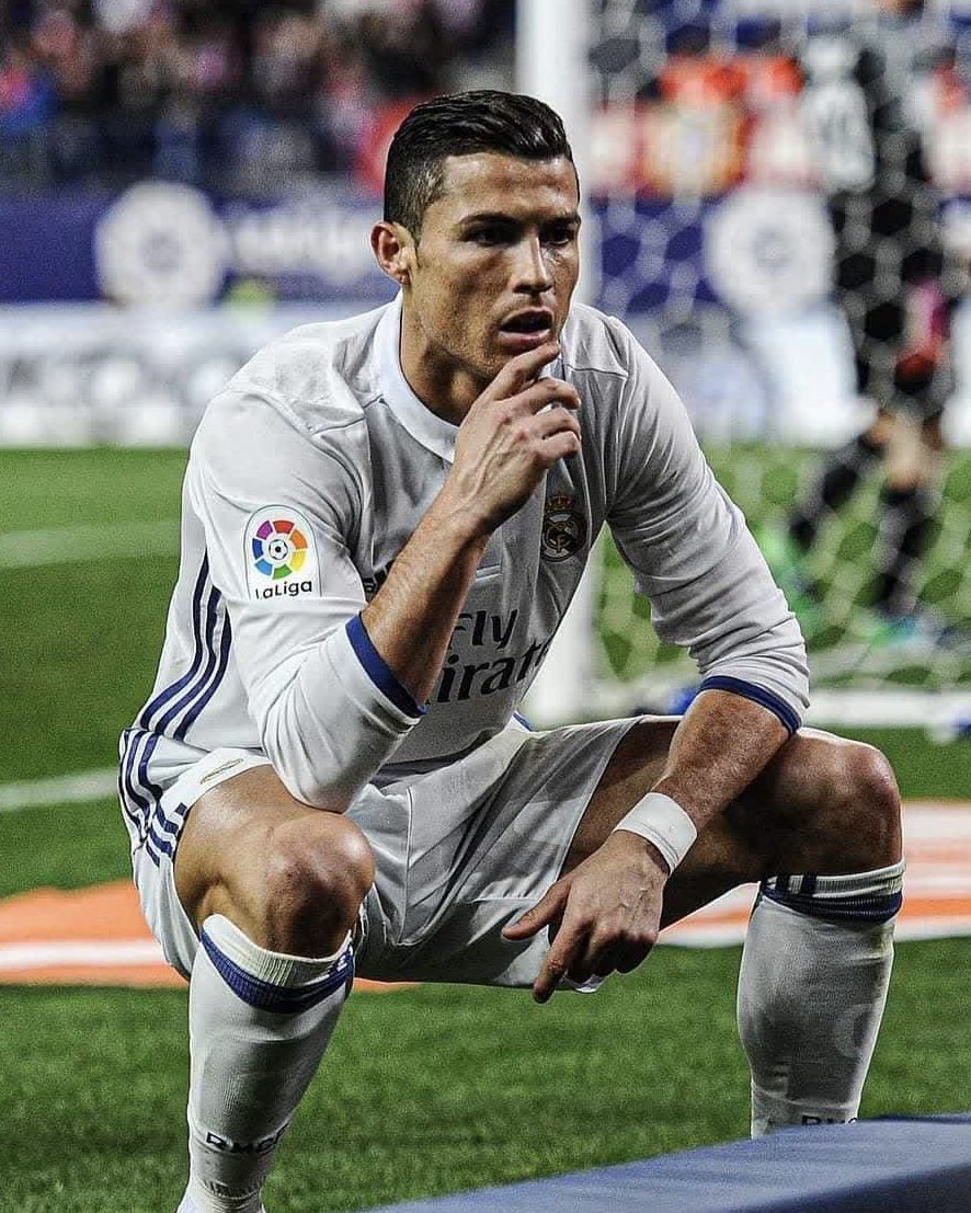 ActuCR7_'s tweet photo. 👑 𝗖𝗥𝗜𝗦𝗧𝗜𝗔𝗡𝗢 𝗥𝗢𝗡𝗔𝗟𝗗𝗢 🇵🇹 𝗙𝗔𝗖𝗘 𝗔̀ 𝗟’𝗔𝗧𝗟𝗘́𝗧𝗜𝗖𝗢 𝗗𝗘 𝗠𝗔𝗗𝗥𝗜𝗗 👀 :

En Liga 🇪🇸 :

👕 16 matchs
⚽️ 12 buts
🎯 5 passes décisives
🎩 2 triplés

En Ligue des champions ⭐️ :

👕 10 matchs
⚽️ 7 buts
🎯 2 passes décisives
🎩 2 triplés

La victime préférée du GOAT. 🐐🥶