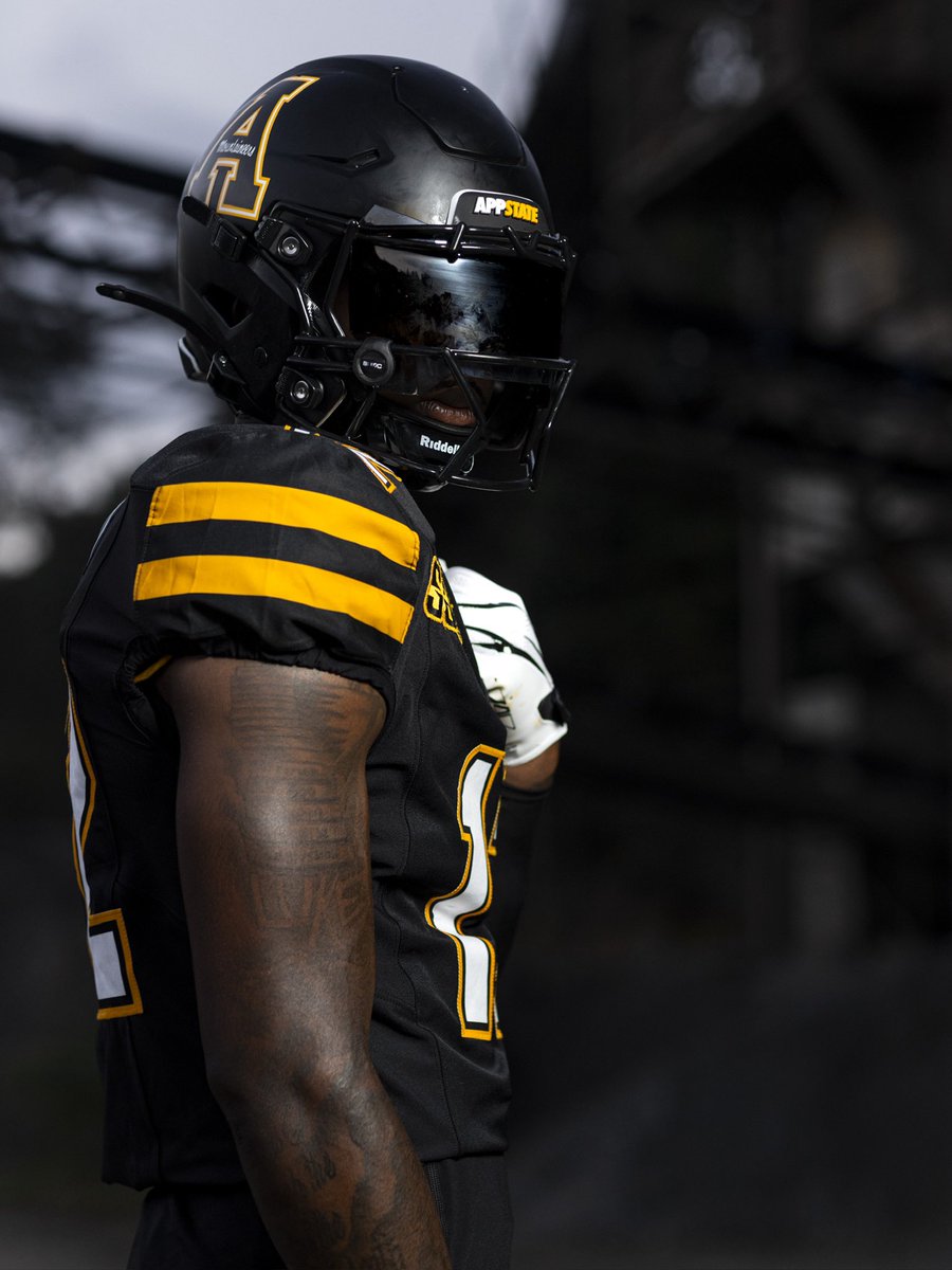 WaltonRecruits's tweet photo. NEW OFFER! 2029 WR @WR_JPeacock thankful @AppState_FB offered! #GoApp
#BallDownBallOut 🏴☠️
https://t.co/nHDCZlL600 https://t.co/IiyZIUn3x5