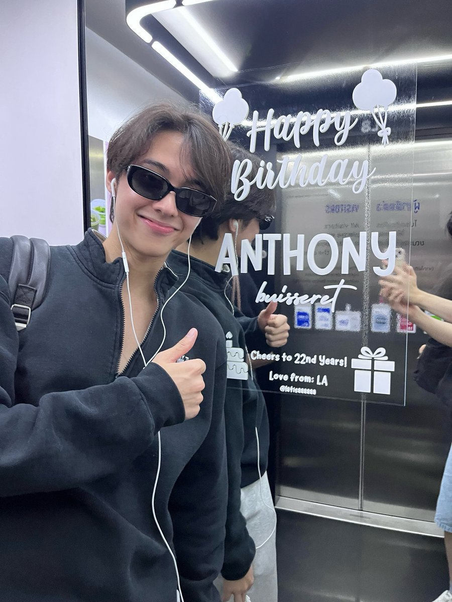 anthonybuiss's tweet photo. @latisaaaaaa 😎😎 https://t.co/icfcH7uZOf