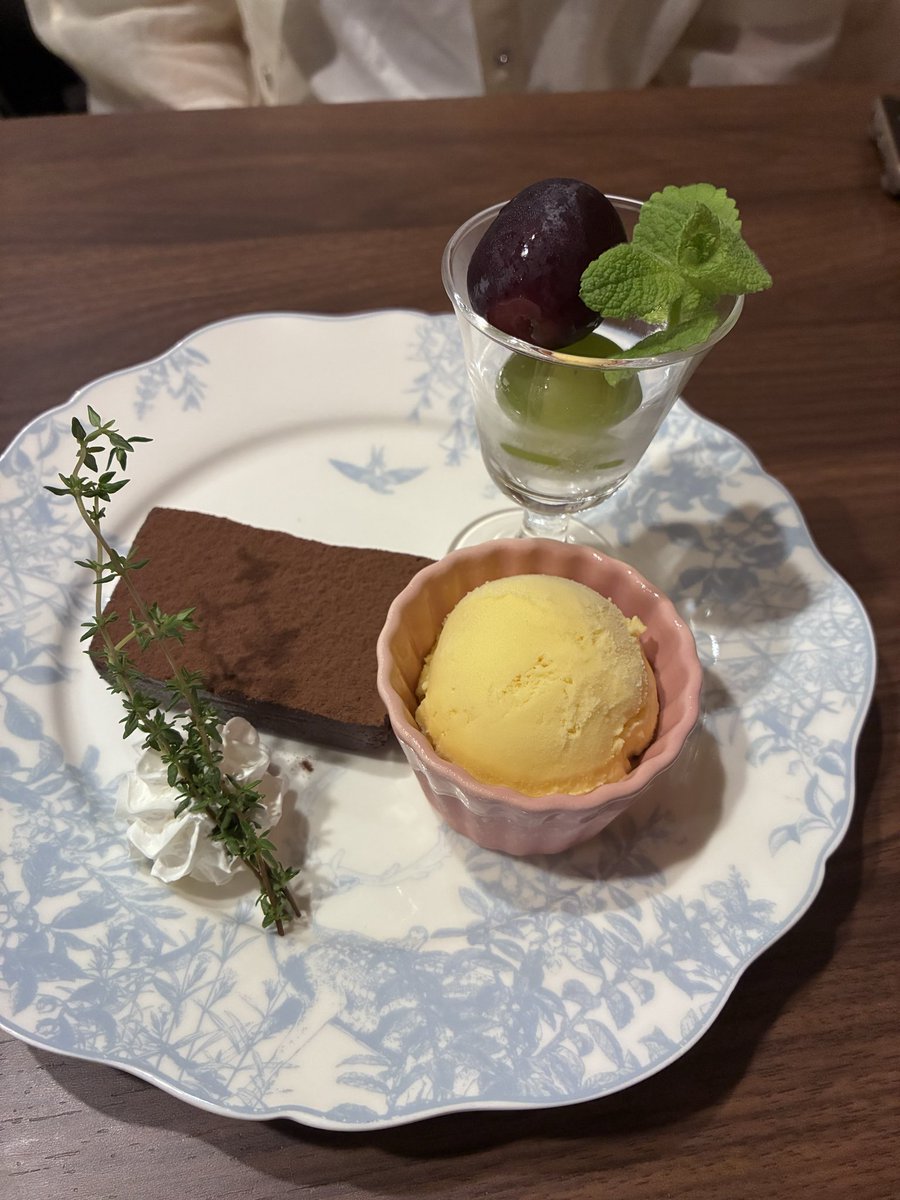 vaioretvaioret's tweet photo. 2026.９.20   日曜日
２年生  100日目

今夜も外食
夏前にオープンして３度目の訪問

何を食べても美味しくて
制覇したいと思うお店

去年より５キロ増えてるのに
また一弾とお腹ポッコリ

体重計が怖い！

ただ、美味しいと食べれる幸せ
相変わらず、舌は浮腫むけど
味覚がある幸せ https://t.co/Y7oFasInqA