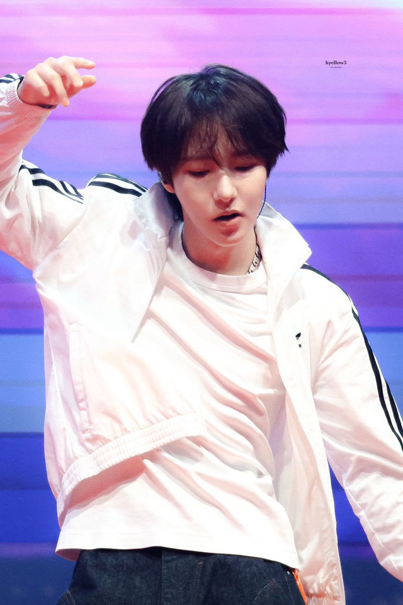 hyellow32's tweet photo. 260917 동국대 

#RENJUN #런쥔 #仁俊
#NCTDREAM https://t.co/Yek9HmSUil