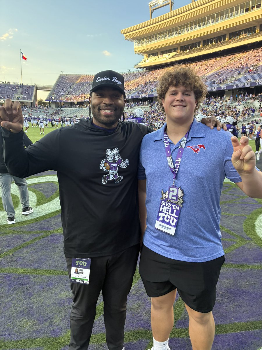 CarsonHolzapfel's tweet photo. Had an amazing time at @TCUFootball Gameday! 🐸🏈 Thanks again @BGChrisOwens and @CoachRickerOL for the invite and hospitality.

Great hanging with 2027 commit @AlexanderH08_ and 
Meeting with my dad’s former teammate and Pro & College Football Hall of Famer @LT_21. Special day! 🙌
#GoFrogs #TCUFootball
@CoachSonnyDykes @CoachSammis @Coach_Swingle @Coach_Held @Frogs247
@HORNEDFROGFB @TCURADIO
@Killer_Frogs @JClarkHFB247

@CoachrSmith12 @CoachZachClark @GHSMustangsFB
@FiveStrongOLine @ClintAnderson_ @CoachOrtizOL @That_Boi_Dhawk @samspiegs @ChadSimmons_ @PrepRedzoneTX @iam_alinedouard @sixstarfootball @dfwSho @RallyPreps @_EliteProspects @matadormedia @n_parrott478 @CoachRC23 @RecruitMatador @raj_manjrekar @Recruit_DFW