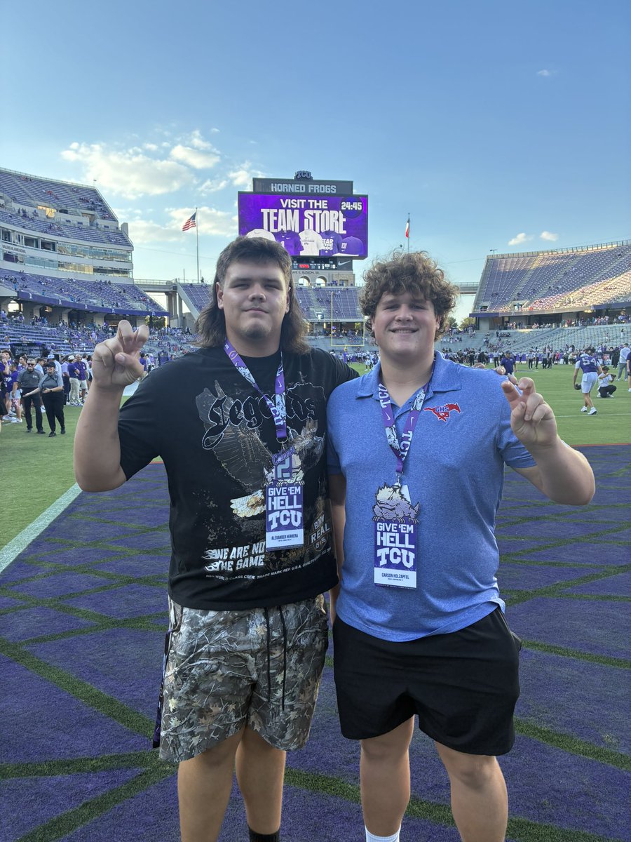 CarsonHolzapfel's tweet photo. Had an amazing time at @TCUFootball Gameday! 🐸🏈 Thanks again @BGChrisOwens and @CoachRickerOL for the invite and hospitality.

Great hanging with 2027 commit @AlexanderH08_ and 
Meeting with my dad’s former teammate and Pro & College Football Hall of Famer @LT_21. Special day! 🙌
#GoFrogs #TCUFootball
@CoachSonnyDykes @CoachSammis @Coach_Swingle @Coach_Held @Frogs247
@HORNEDFROGFB @TCURADIO
@Killer_Frogs @JClarkHFB247

@CoachrSmith12 @CoachZachClark @GHSMustangsFB
@FiveStrongOLine @ClintAnderson_ @CoachOrtizOL @That_Boi_Dhawk @samspiegs @ChadSimmons_ @PrepRedzoneTX @iam_alinedouard @sixstarfootball @dfwSho @RallyPreps @_EliteProspects @matadormedia @n_parrott478 @CoachRC23 @RecruitMatador @raj_manjrekar @Recruit_DFW