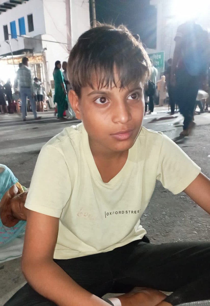 ShyamMeeraSingh's tweet photo. Missing Child 🆘 
दीपेश उम्र 16 साल 11 सितंबर की सुबह स्कूल जाने के लिए घर से निकला था, लेकिन उसके बाद से घर नहीं पहुंचा। दीपेश हरियाणा के पलवल जिले से लापता है।

कृपया दीपेश को खोजने में उनके परिवार की मदद करें और इस पोस्ट को ज्यादा से ज्यादा शेयर करें। अगर दीपेश के बारे में आपको कोई भी सूचना मिलती है तो तुरंत परिवार से संपर्क करें:
📞 9813798744 | 9813195866

@PalwalPolice @HaryanaPolice @DC_Palwal @nayabsainibjp 
#लापताबच्चा #MissingChild #Palwal