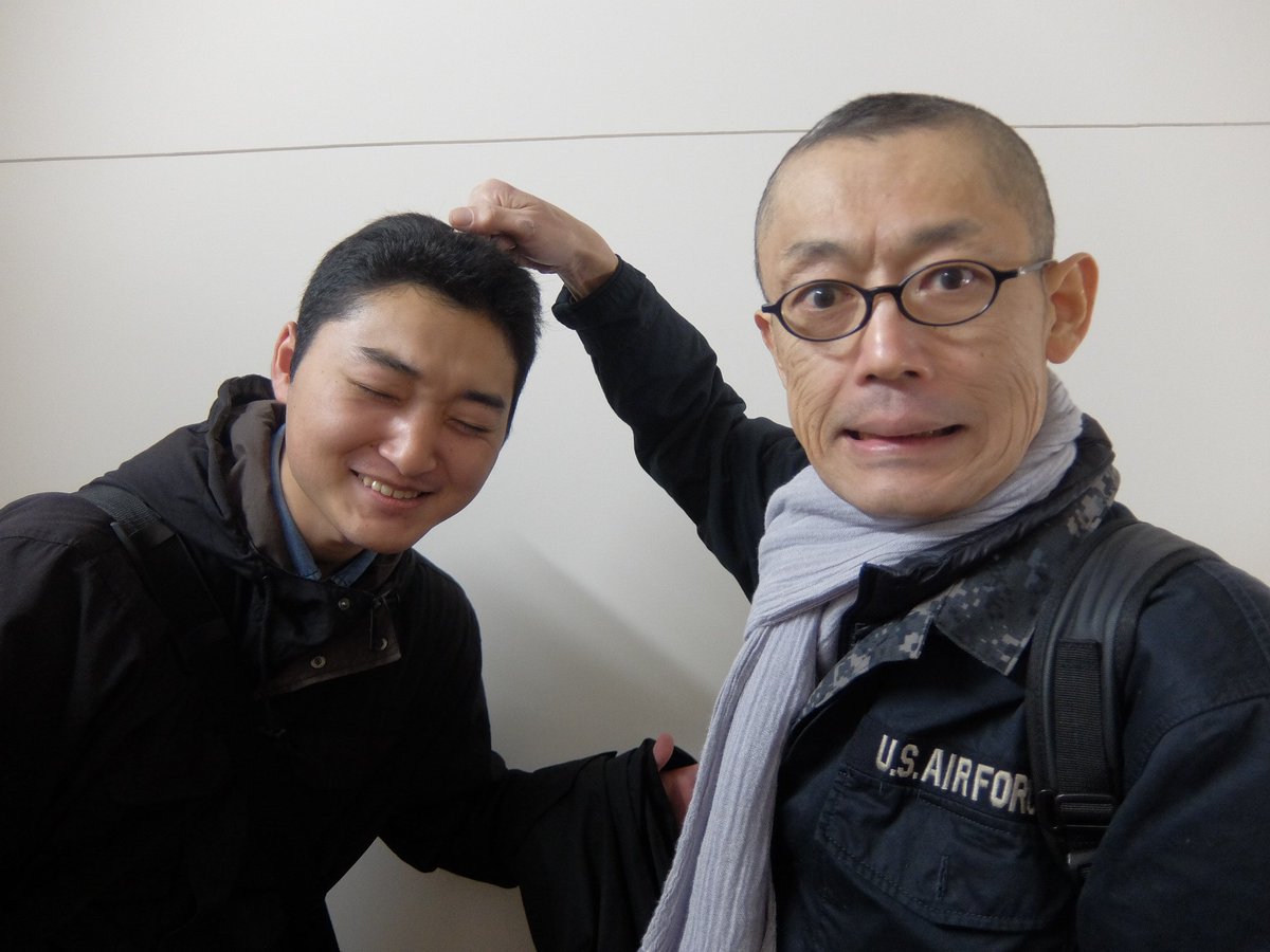 hachiraku8's tweet photo. 林家二楽追善興行千穐楽

本日はお足元の
悪い中、
沢山のお客様に
ご来場いただきまして
誠に有難うございました。

師匠二楽も大変喜ばれて
いると思います。

この芝居を行うにあたり
ご尽力いただきました、
全ての皆様方へ
厚く御礼申し上げます。

沢山の先輩、後輩、同期、
お客様に感謝の気持ちで
いっぱいでございます。

これからも
楽一兄さんに
負けないよう
八楽も

頑張ってまいりますので
何卒宜しく
お願い申し上げます。

、、、、、、師匠また会ったら
　　　　　　げんこつ下さい。