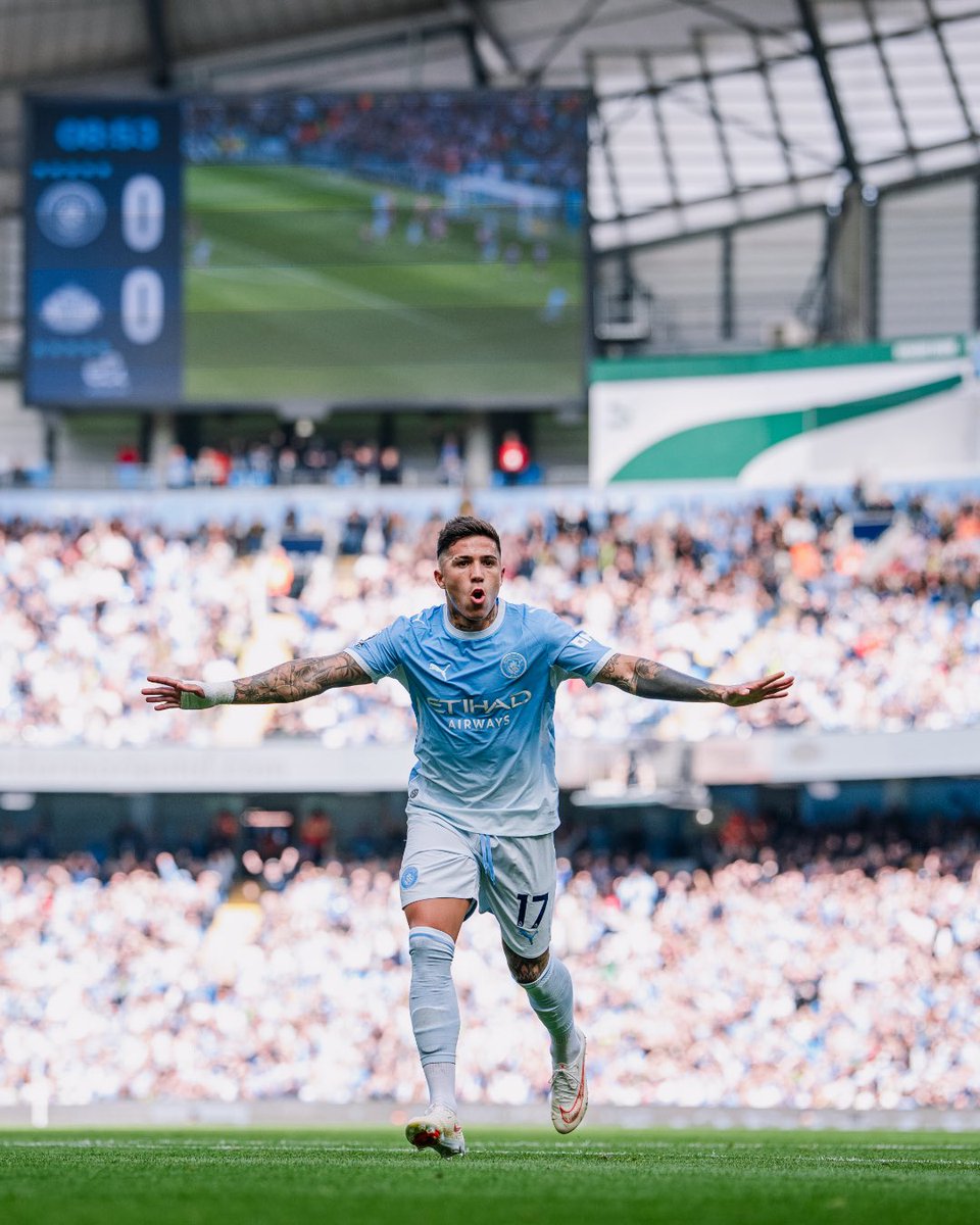 City_Chief's tweet photo. ⏸️ HT: Man City 3-2 Sunderland

⚽️ Possession: 55% - 45%
🎯 Pass accuracy: 87% - 84%
⚽️ xG: 0.52 - 1.91
🎯 Shots: 7 - 7
🥅 Shots on target: 3 - 3
⚔️ Duels won: 44% - 54%
🚩 Corners: 2 - 3

City lead, but Sunderland have looked dangerous. Our defence has been poor and far too easy to get through. Big improvement needed in the second half!