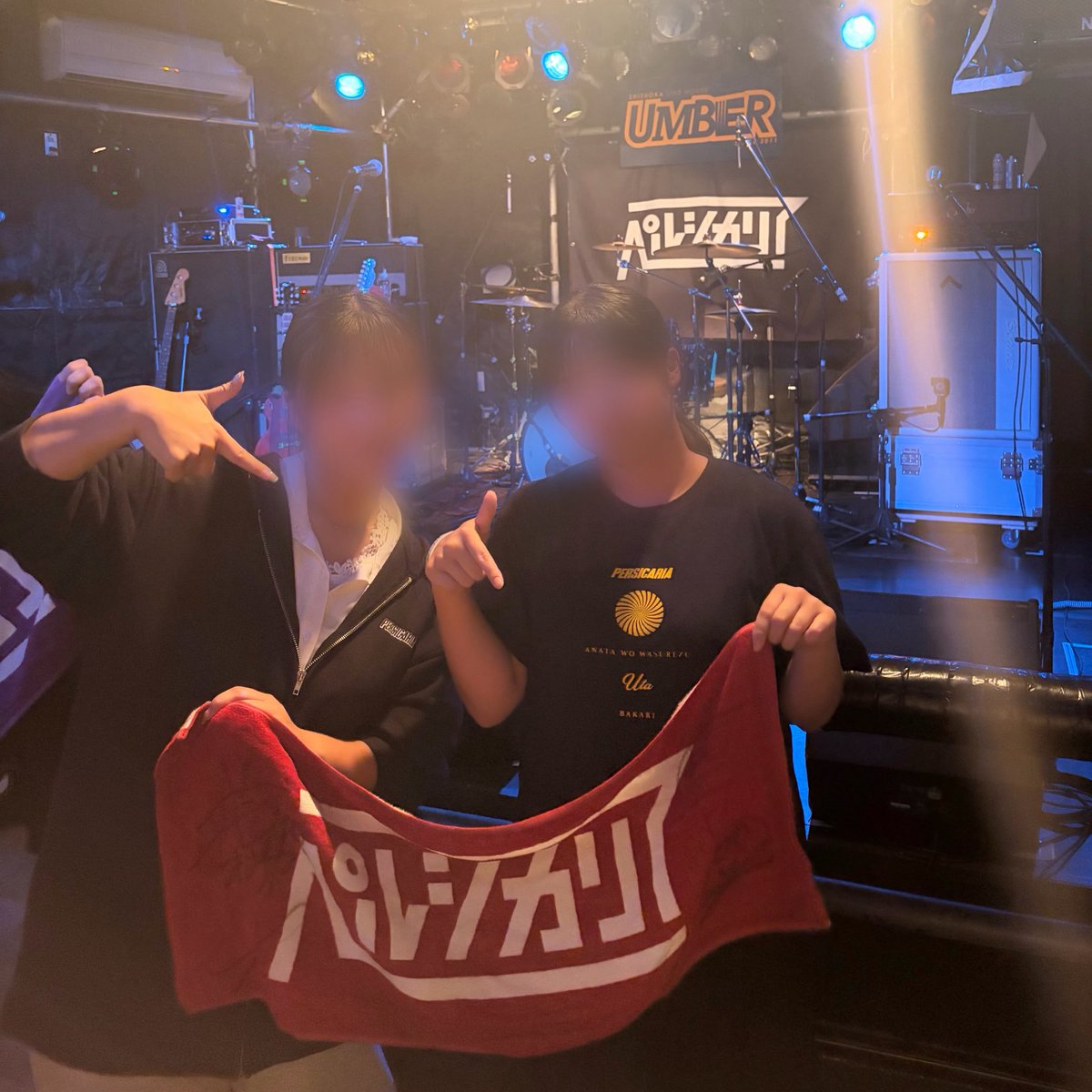 1_____as8's tweet photo. 3週間ぶりのライブハウス、染みたー😭
ツアー折り返し！残り半分も楽しみᐠ( ᐢ ᐢ )ᐟ https://t.co/W9JkZ7agOu