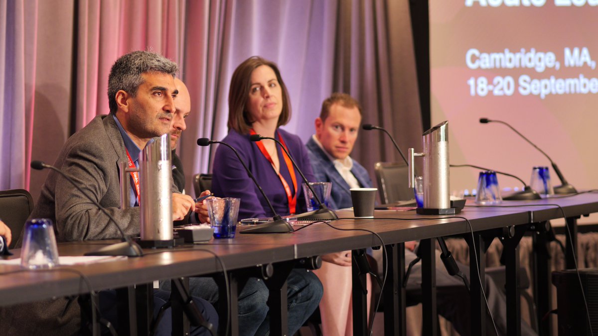 VJHemOnc's tweet photo. 🧬 Session 10 at #iwAL26: Menin inhibitors in AML, chaired by Naval Daver (@Daver_Leukemia) & Andrew Wei!
From 2nd-gen inhibitors, MEN1 mutations & resistance (Justin Watts), to menin inhibition for MRD (Ghayas Issa/@GhayasIssa), breaking resistance with combos (Emma Searle/@DrEmmaSearle), and menin inhibitor triplets beyond unfit/older AML (Joshua Zeidner/@LeukDocJZ) there was plenty of lively discussion!
#iwAL #AML #Menin #LeuSM