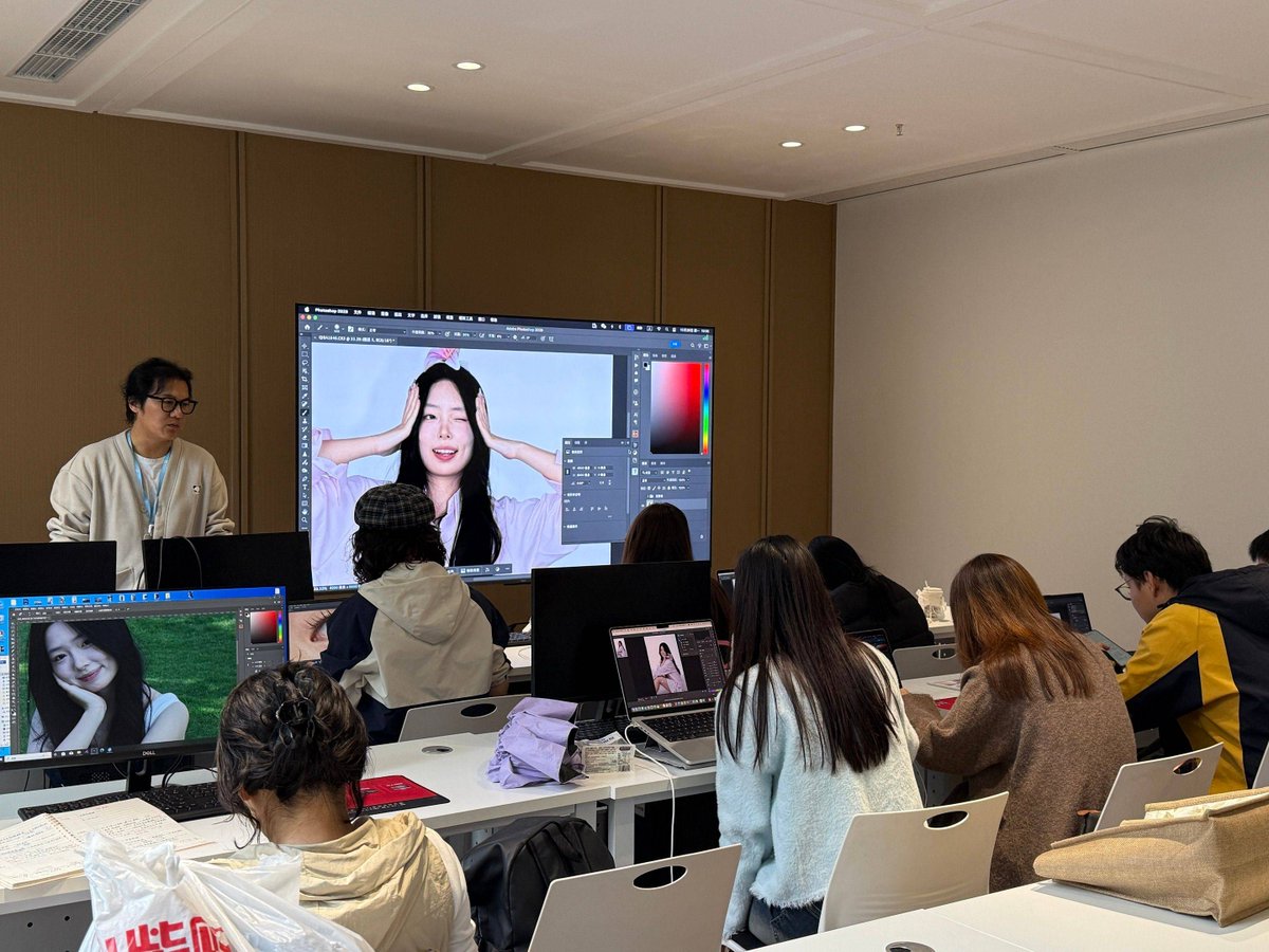 BernardoSt2lzk's tweet photo. Nuestro club de fotografía organiza un taller de retratos este sábado, trae tu cámara y captura momentos increíbles! https://t.co/miMNVydADf