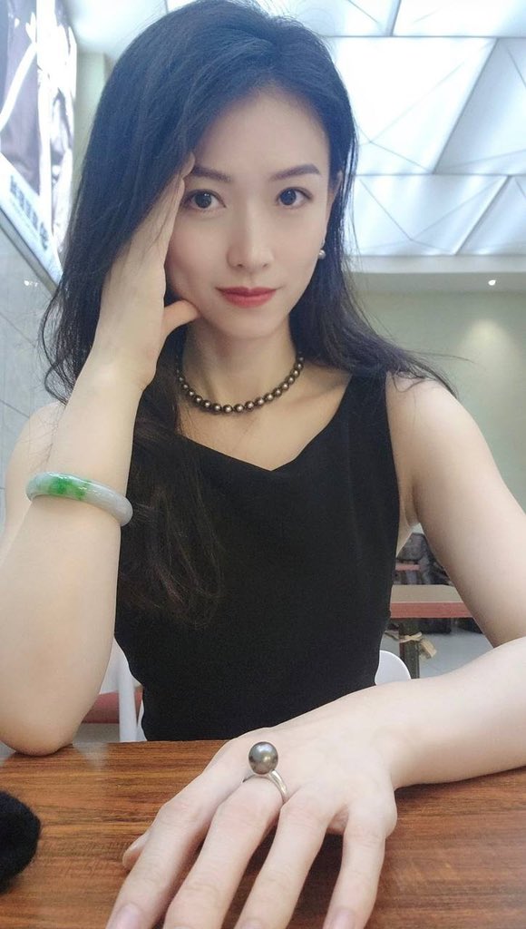 EmmyNitzscx4's tweet photo. 【找长期搭子】
▪️必达：讲卫生｜有素质｜互相尊重
▪️加分项：微胖有小肚子｜谈吐舒服｜会做蛋炒饭｜共情｜边界感
▪️避雷：邋遢｜无边界感
同频优先，距离远勿扰
合适点赞，留坐标 https://t.co/fZucJ7LU9S
