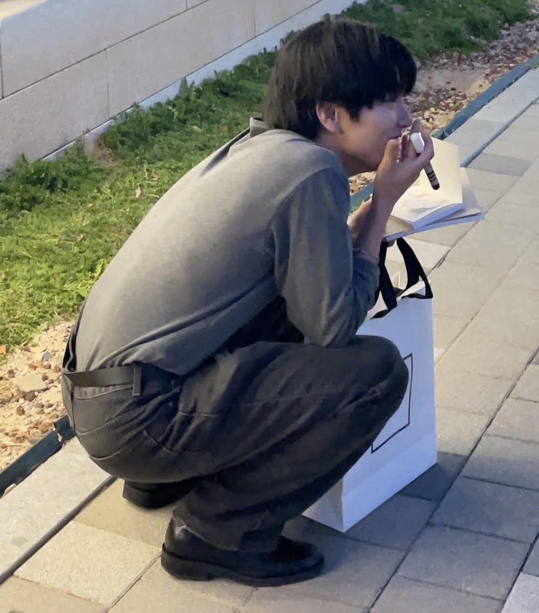 roongsvey's tweet photo. 귀여워서 들고 튀고싶다 https://t.co/yJbzbNNzJo