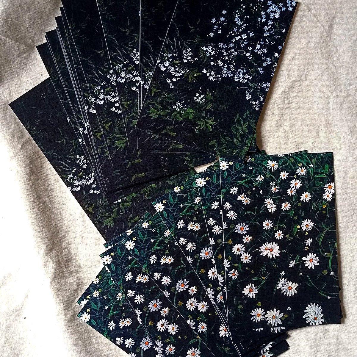 moodandtonekwl's tweet photo. 🌲✨ Postcard ✨ 🌲
by moodandtone.bykwl 
🌼ชิ้นละ 50 บาท 
🌼ค่าส่ง 20 บาท
หรือซื้อ 2 ชิ้น (ส่งฟรี)
🌼ขนาด  4x6 cm
🌼เนื้อกระดาษแคนวาส
.
สนใจ CF ใต้รูป หรือ DM มาได้เลยนะคะ 🌸 https://t.co/tWBOvlAPPs