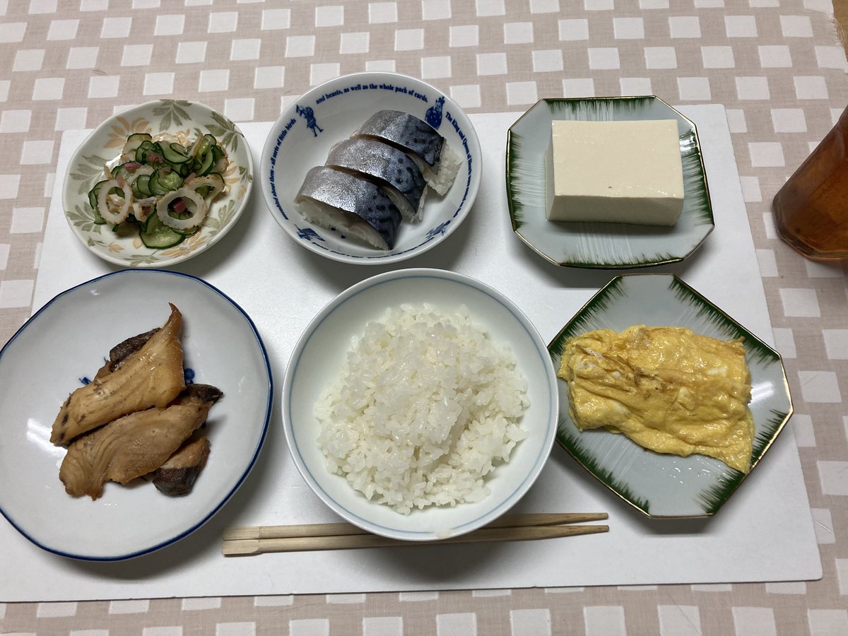 masayan19741's tweet photo. 晩ごはん
さば寿司とハマチのアラ https://t.co/Uq47iyaUHz