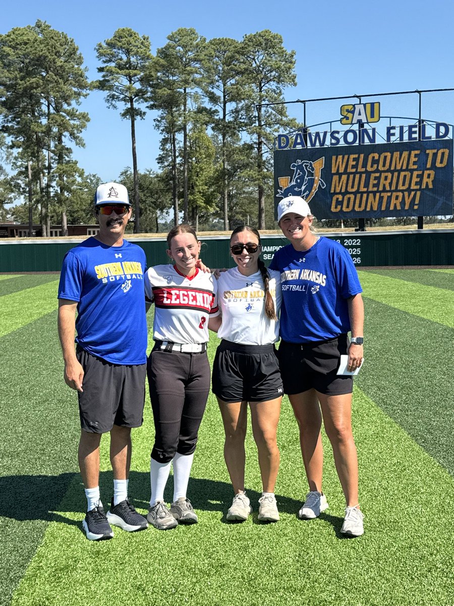 MarleyHolthoff8's tweet photo. I had the best time with @SAUSoftball yesterday!! Thank you coaches for a fun and energy packed day.

@18legendsnatbow https://t.co/Uo9D1RbGNF