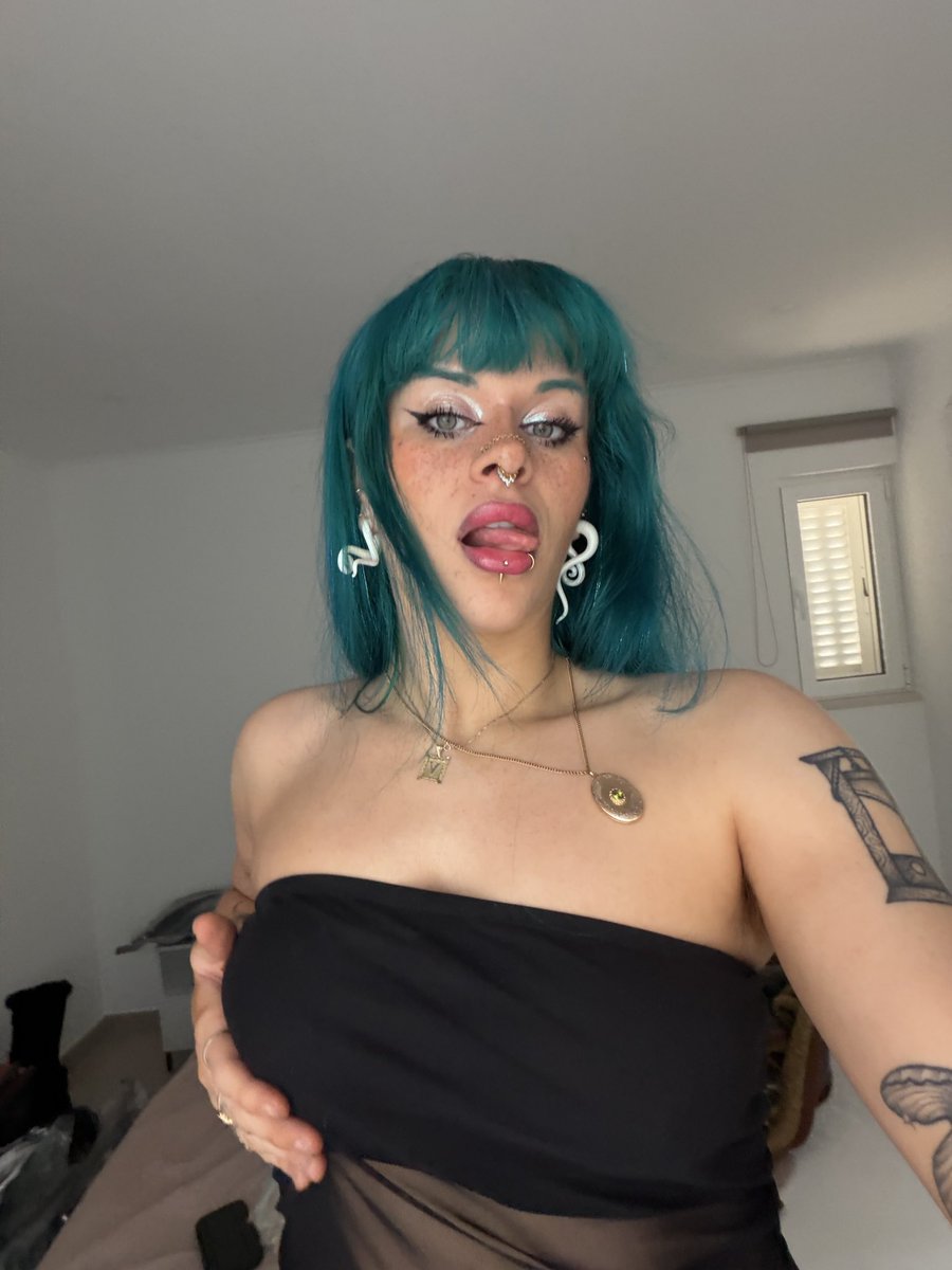 Sent2Daddy's tweet photo. You wish, loser! https://t.co/k03sgm4hQZ