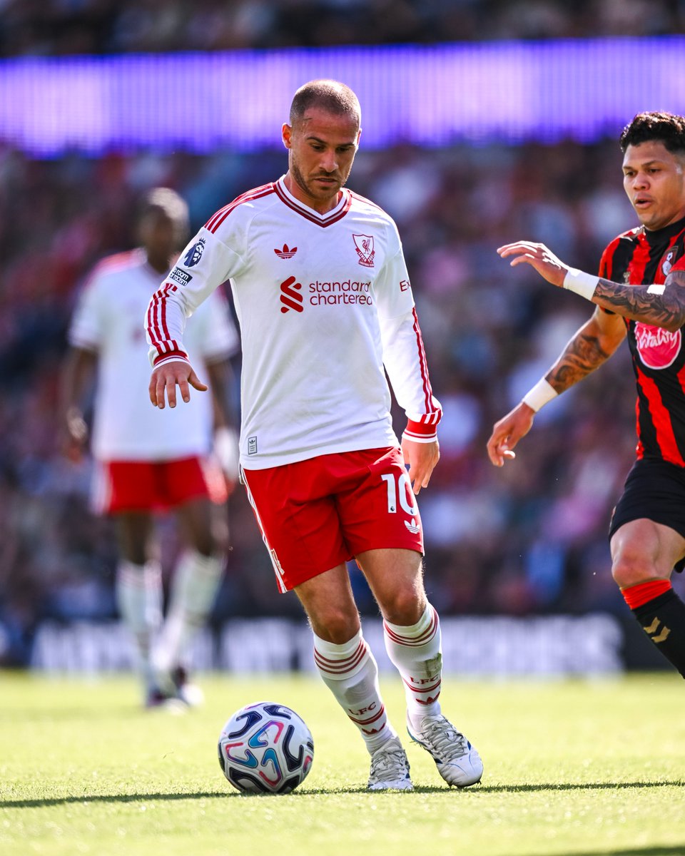 ThaiLFC's tweet photo. 46’ - เริ่มต้นครึ่งหลัง ▶️

🔴 [0-0] ⚪️ | #BOULIV https://t.co/RUvysP5olS