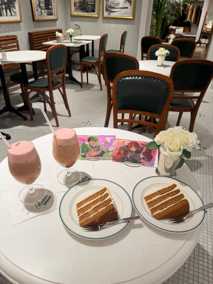 ky_0406__'s tweet photo. 星萌祭の間にカフェ活☕️スポットライトアクスタ初めて併せてられて嬉しい🥹✨✨ https://t.co/UIprpHMmBL
