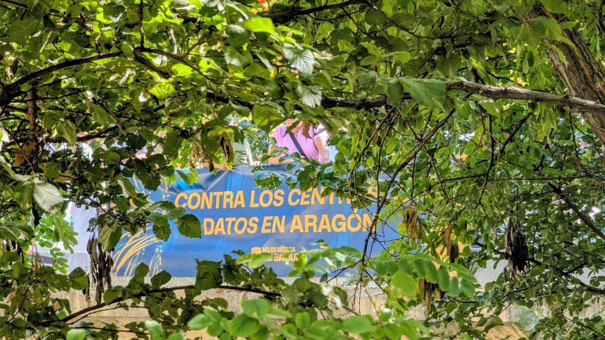 arainfonoticias's tweet photo. Casi 200 barcas convierten el Canal en un río de luchas: “Torrero no rebla”

La XLIV Bajada ha sido una de las más multitudinarias que se recuerdan: cientos de personas, reivindicaciones y más de cuatro horas navegando por la República Independiente de Torrero: https://t.co/l6TndeU6Km

✍️ @igoiz17