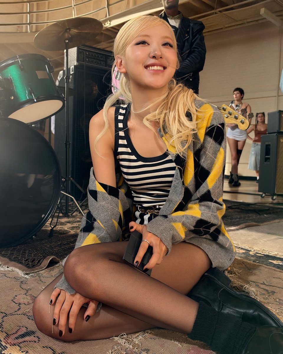 lesyeuxdeniku's tweet photo. ロゼ様この世にいるとは思えないくらい綺麗で可愛くて声出た https://t.co/CmUxC9Wluc