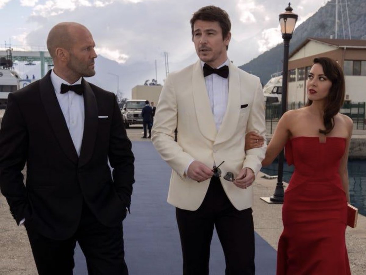 Sky1820212's tweet photo. Operation Fortune is the kind of movie that sounds ridiculous when you explain the plot… and somehow works when you watch it. 😭

Jason Statham plays a spy who has to stop a dangerous piece of technology from being sold, but the wild part is how his team gets close to the billionaire behind it.

They literally blackmail a Hollywood movie star and use him as bait because the villain is obsessed with him. 😂

Jason Statham, Aubrey Plaza, Hugh Grant and Josh Hartnett all playing into Guy Ritchie’s chaotic spy world…