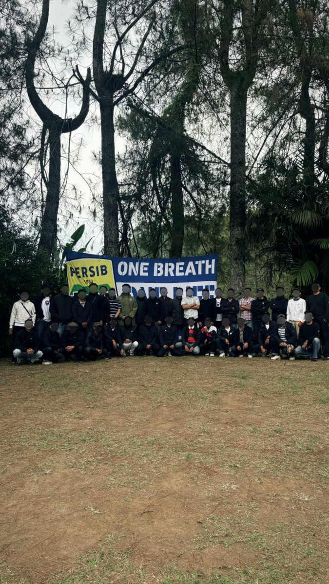 CentralsSC's tweet photo. For our club,city and mates.

Saudara selamanya. https://t.co/GaFi7sTl9X