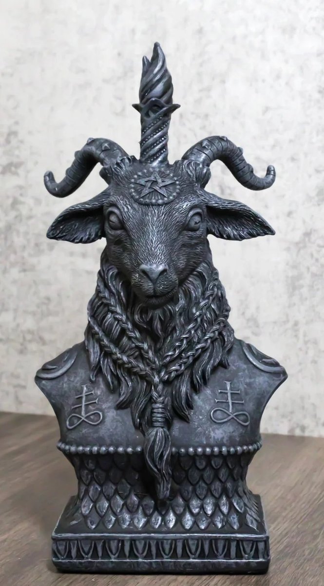 gruffi_vt's tweet photo. @HorrorGameAward @GrimmiVT Hail to the GOAT https://t.co/nMhxBbqA6X