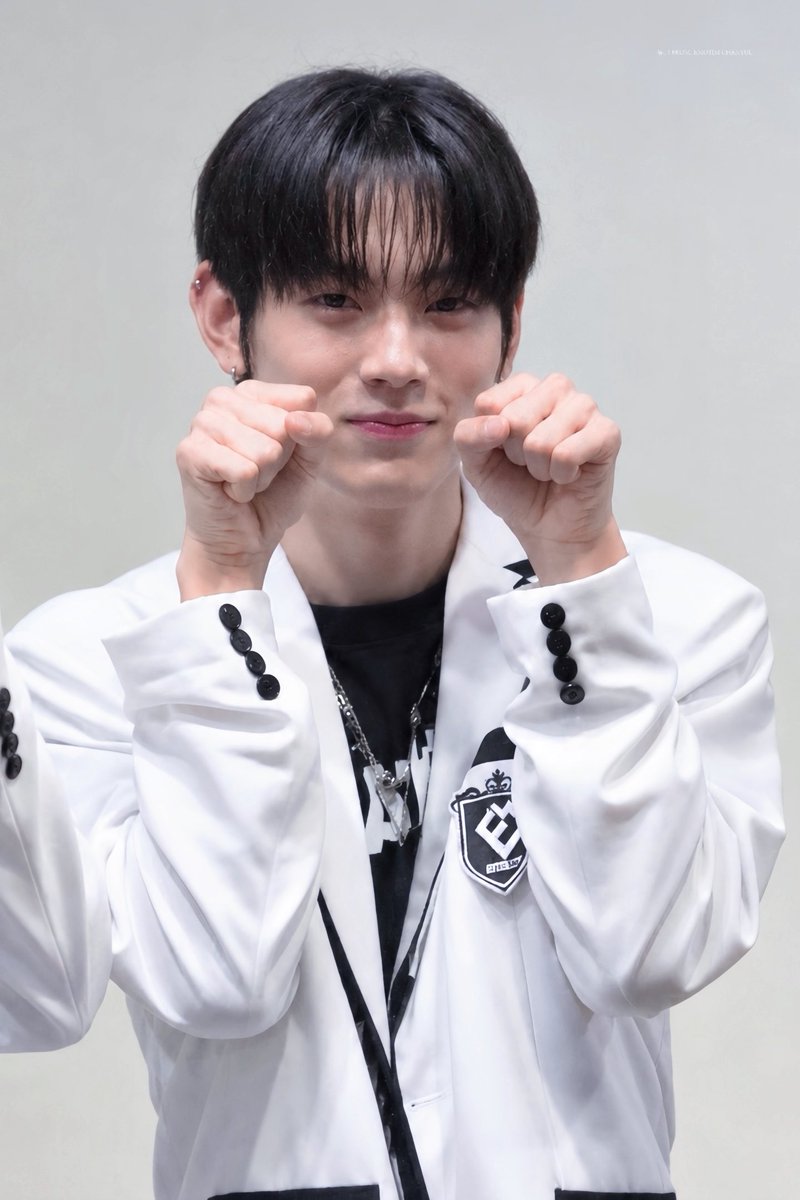 S2RE33's tweet photo. 260920 2부

뿌잉뿌잉

#EMOTIM #이모티엠 #CHANYUL #찬율 https://t.co/JzQtDqZ5KS