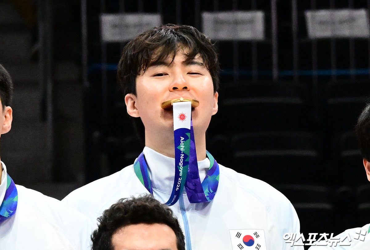 12__6_3__48's tweet photo. 이현중 '섹시 금메달'[포토] (출처 : 네이버 스포츠) https://t.co/icVXIoOhpN

섹시금메달ㅋㅋㅋㅋㅋㅋㅋㅋㅋㅋㅋㅋㅋㅋㅋㅋㅋㅋㅋㅋㅋㅋㅋㅋㅋㅋㅋㅋㅋㅋㅋㅋㅋㅋㅋㅋㅋㅋㅋㅋ https://t.co/wTzatzTT9Z