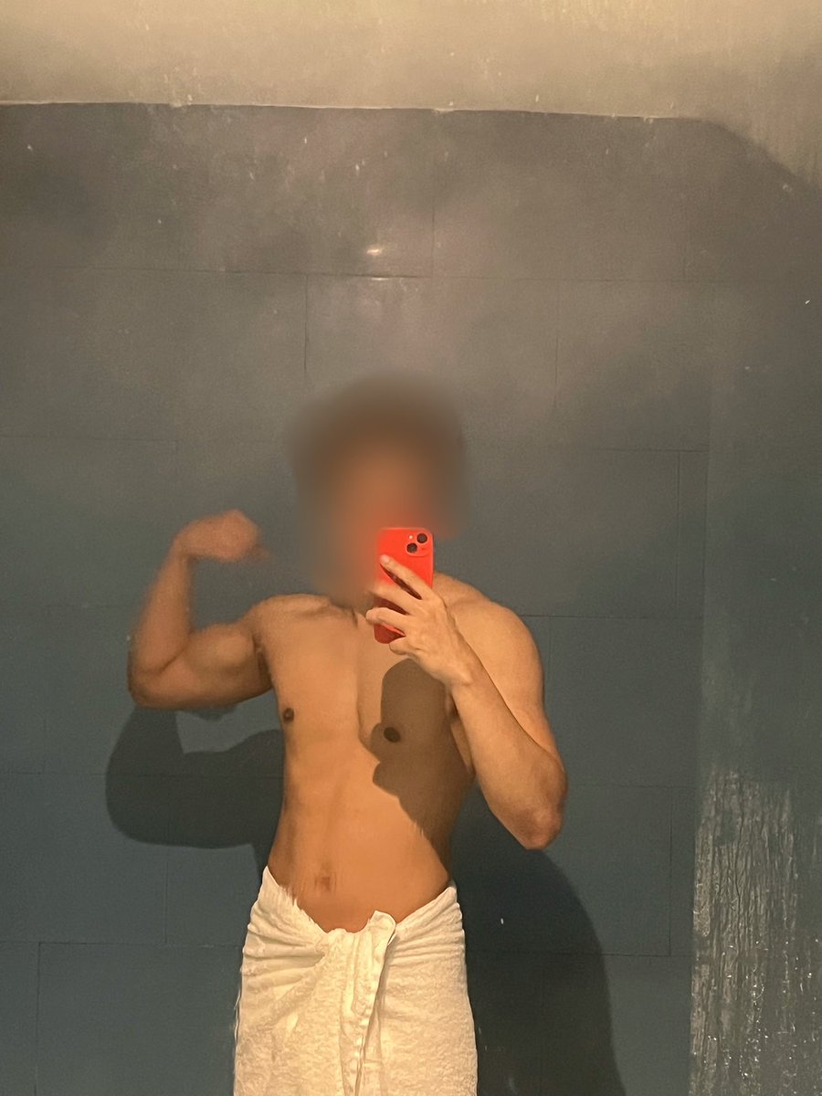frickingsucks's tweet photo. dm is open. lets chat #gayindonesia #gayjakarta https://t.co/LwfV8Otg5f