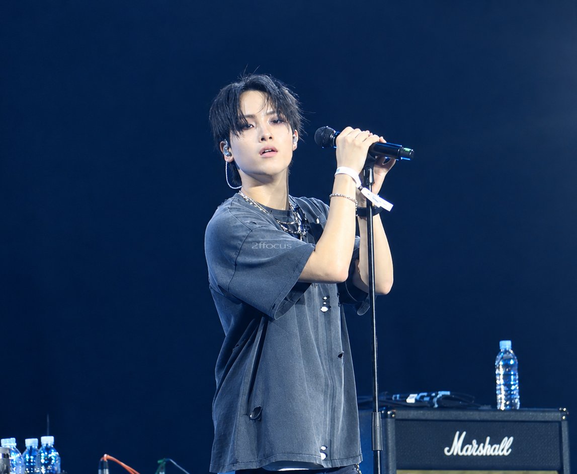 2ffocus's tweet photo. 요스케 원더리벳때 진짜 이뻣네..
데이터 정리 해야되는데 영원히 미룸
이거 한 컷 뽑고 다시 넣어뒀다 https://t.co/gXRXtChUXR