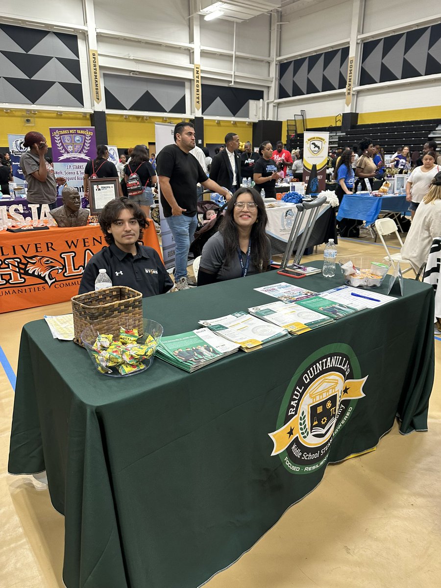 PathtoPinkston's tweet photo. 🎉 Region II Fam Jam was SPECTACULAR! 💙💛A huge THANK YOU to our amazing parents, families, and community partners for showing up and making this event so special. Together, we are building strong schools and an even stronger community! @Tanya_N_Shelton #RII #PoweredIIPerform #BuiltIIWin