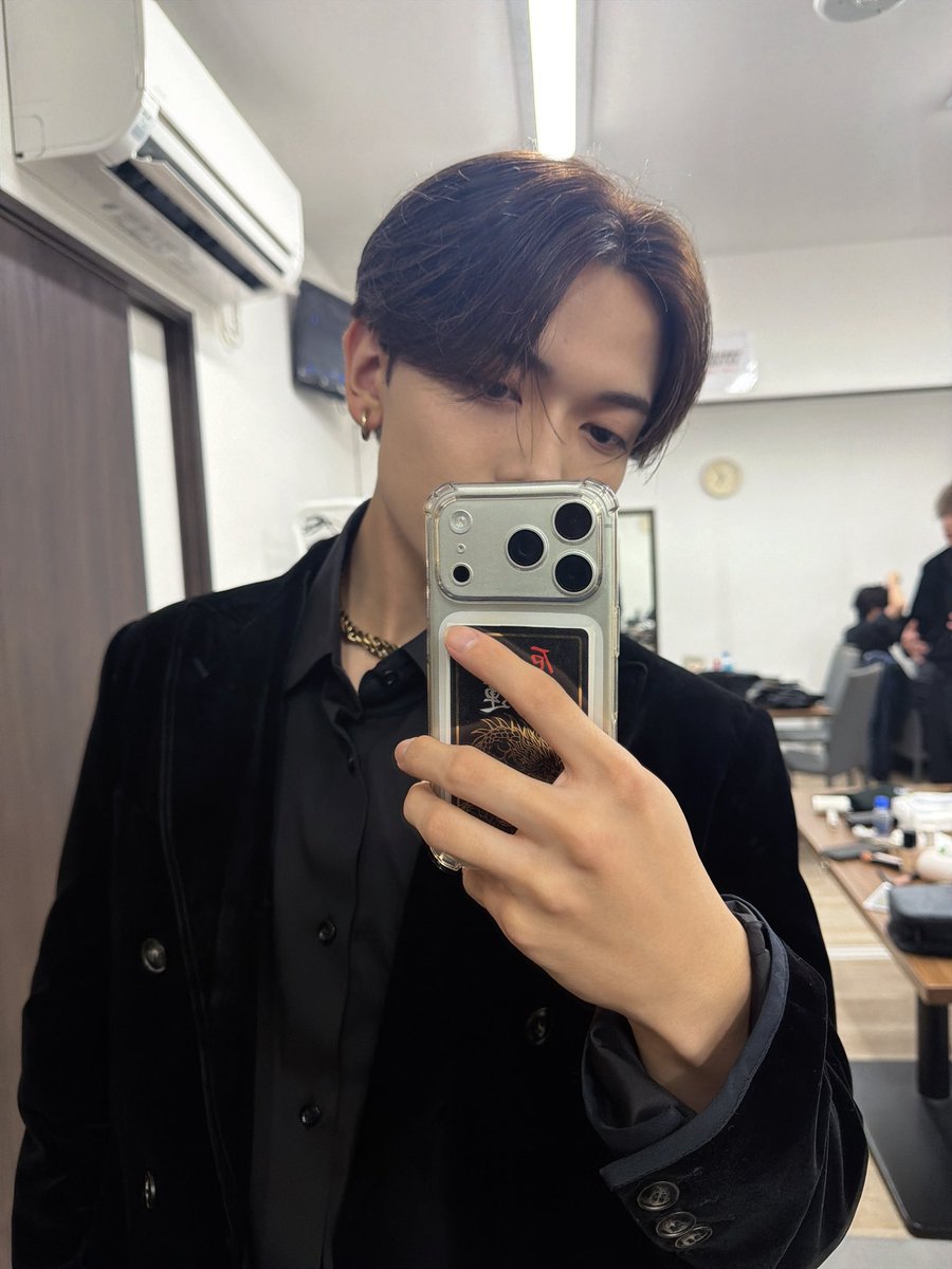 dol_naoto's tweet photo. 名古屋公演はインナー黒シャ���でした！

大阪公演とは全く違う演出で最高🔥
ダンス踊りまくって最高🔥
東京ファイナルも楽しみ🔥 https://t.co/6Elk5X5l22